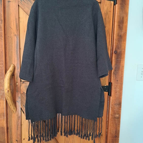 Kimono Jacket with Fringes - Picture 4 of 12